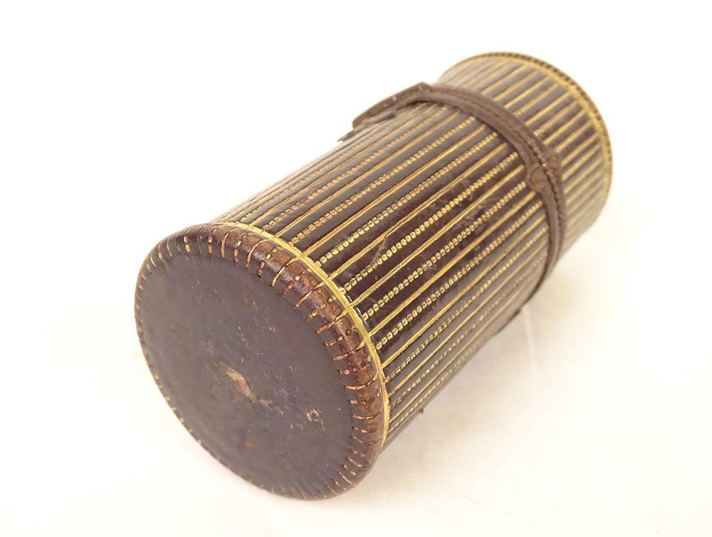 Boîte étui voyage cylindrique nécessaire parfum cuir doré fer XVIIIè siècle-photo-5