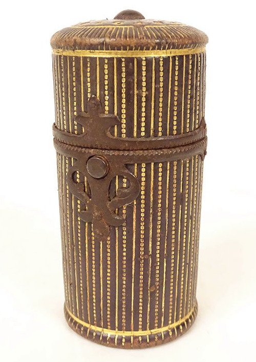 Boîte étui voyage cylindrique nécessaire parfum cuir doré fer XVIIIè siècle