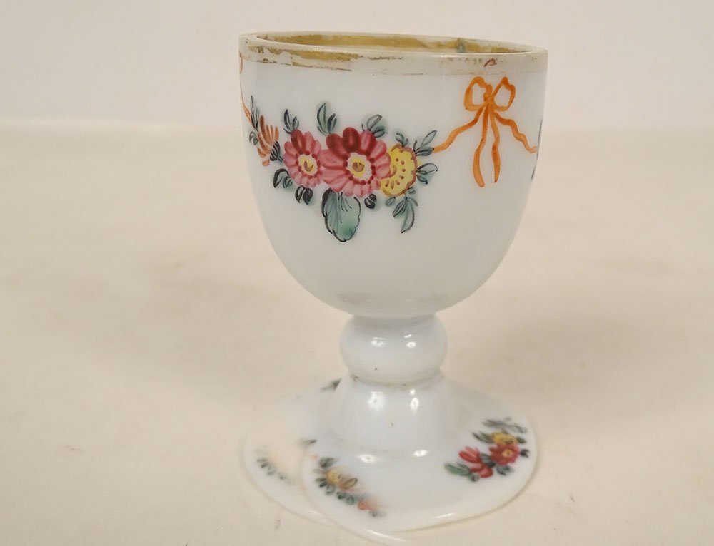 White Opaline Egg Cup With Garlands, Flowers, Bows, And Gilding, Charles X, 19th Century-photo-2
