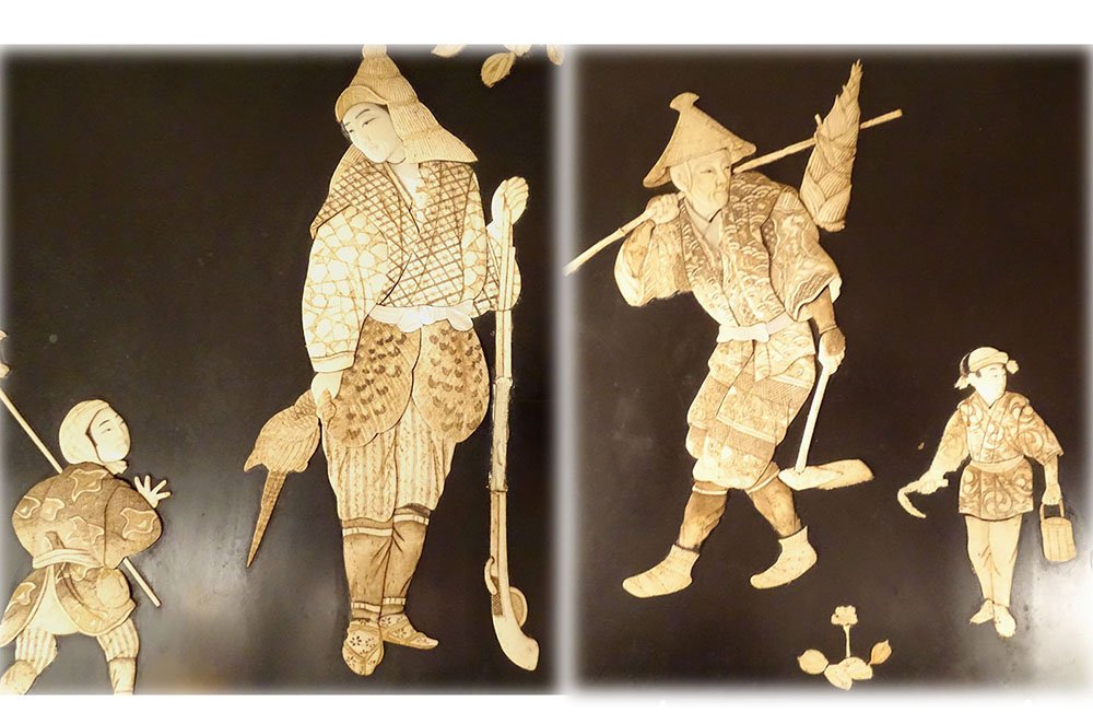 Paire panneaux bois laqué marqueterie Shibayama personnages Japon Meiji 19è