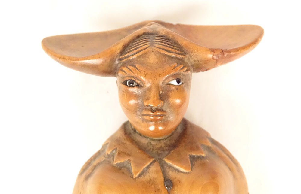 Tabatière buis anthropomorphe femme coiffe traditionnelle Art Populaire 19è-photo-3