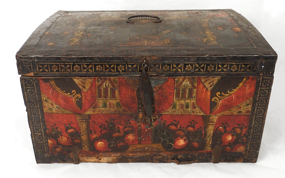 Coffre coffret métal peint polychrome coupes fruits colonnes XVIIème siècle