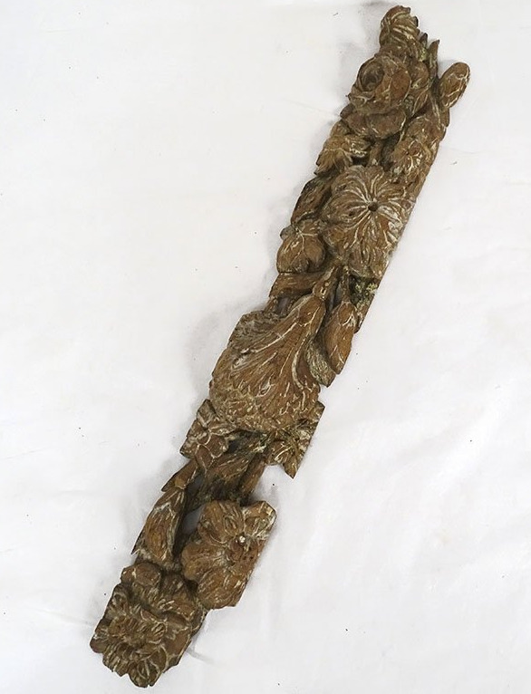 Elément décoratif morceau retable bois sculpté boiserie fleurs XVIIIème