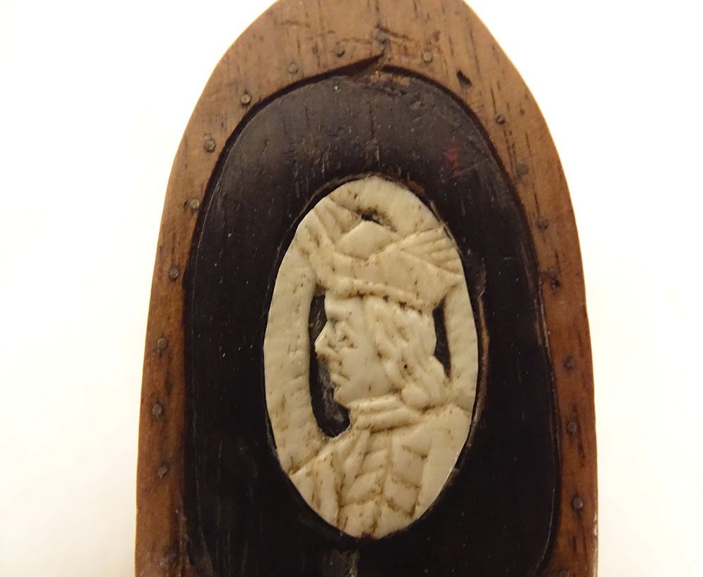 Tabatière chaussure bois sculpté médaillon portrait Art Populaire XIXème-photo-4