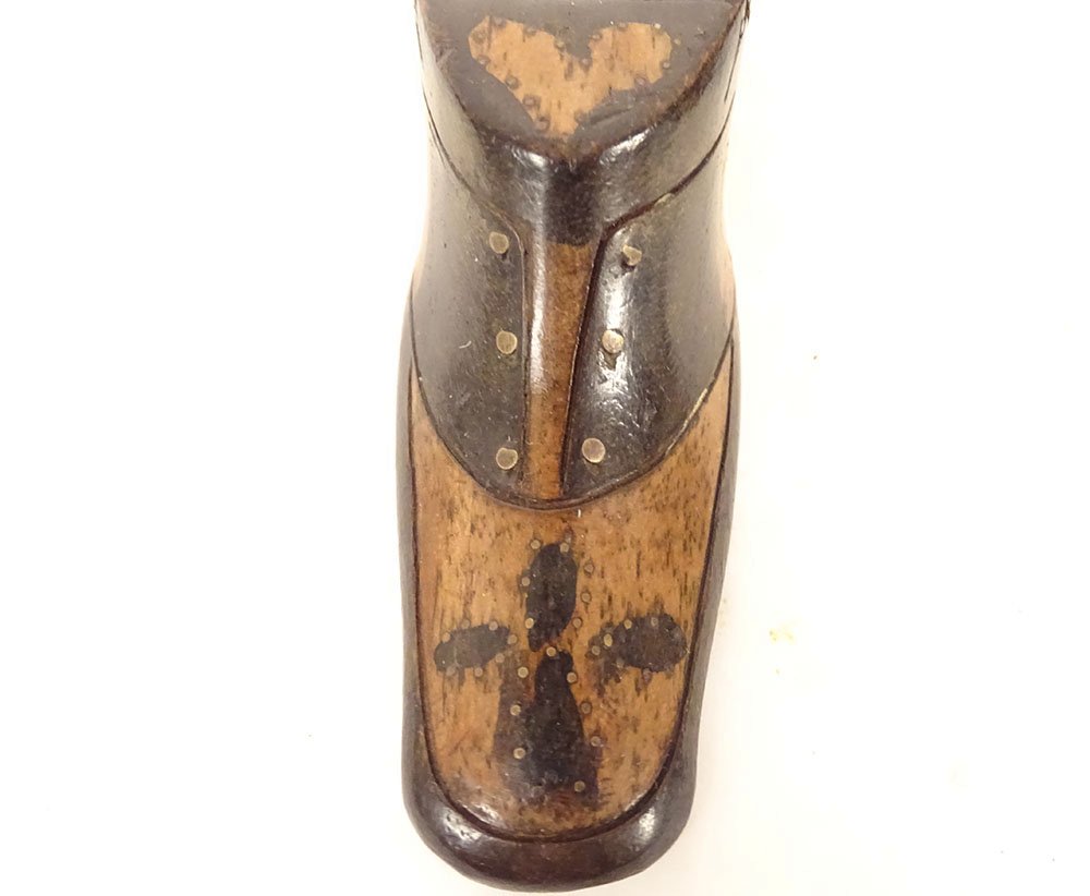Tabatière chaussure bois sculpté médaillon portrait Art Populaire XIXème-photo-2
