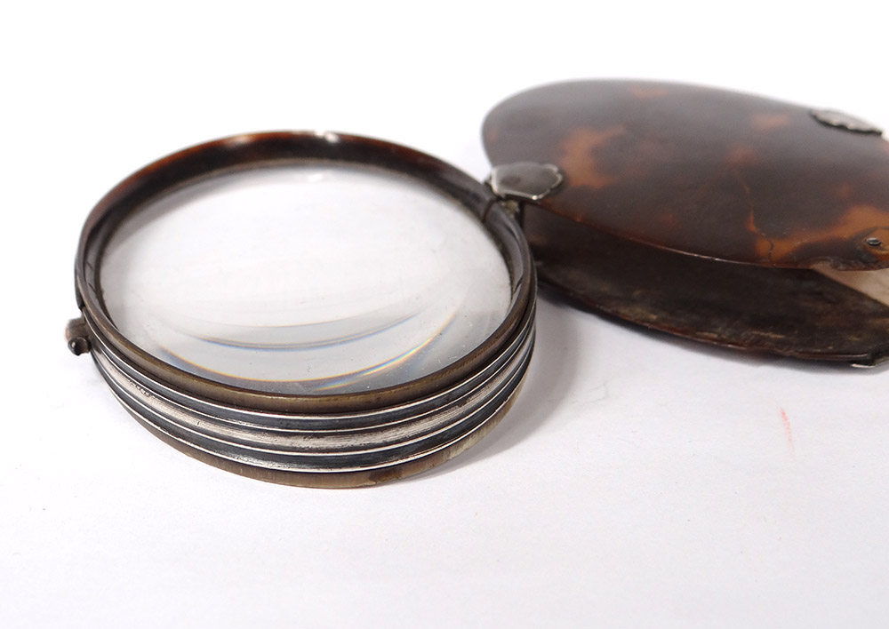 Oval Pocket Magnifier In Tortoiseshell Frame Sterling Silver Eighteenth Century-photo-2