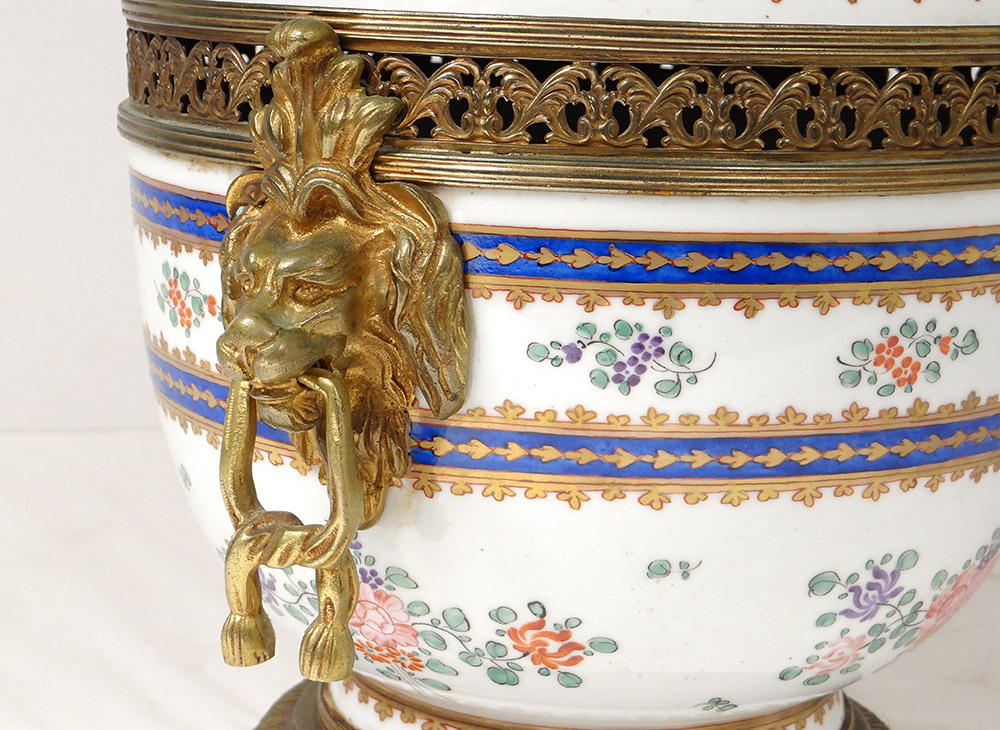 Potpourri Porcelain Polychrome Flowers Gilt Bronze Mufles Lions Late Nineteenth-photo-4