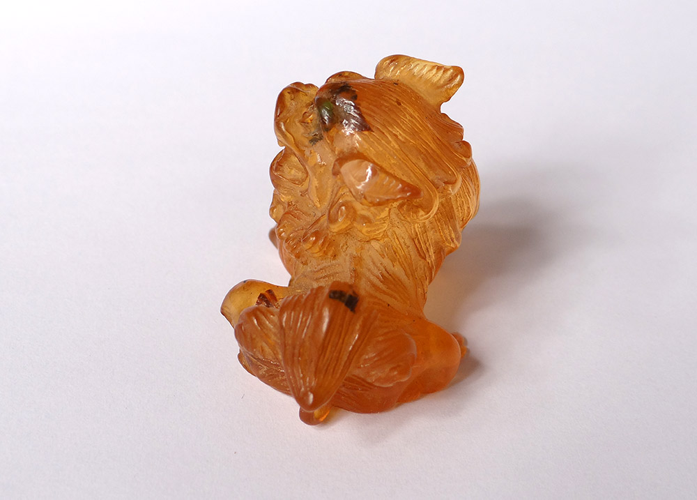 Small Sculpture Amber Dog De Fô China Lion 14,6gr Eighteenth Century-photo-1