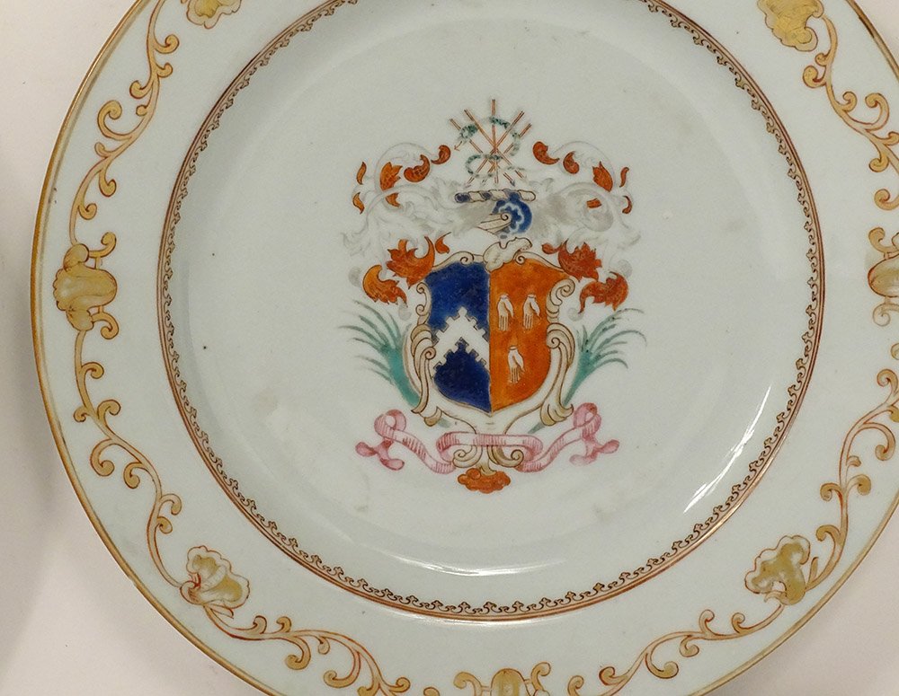 Paire Plats Porcelaine Compagnie des Indes Armoiries Blason Chevalier 18è-photo-3