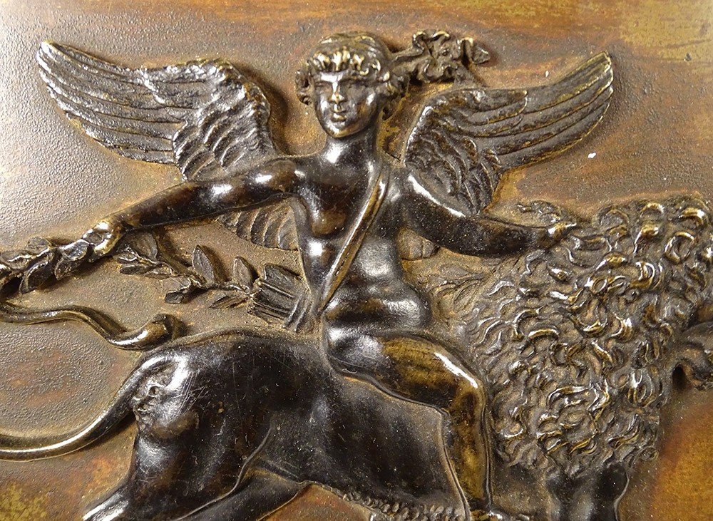 Sculpture Bas-relief Plaque Bronze Cupidon Lion Carquois XIXème Siècle-photo-1