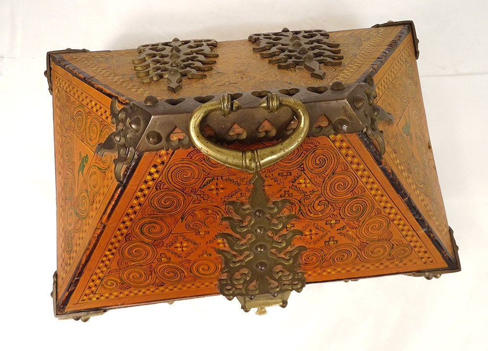 Coffret de Voyage Indo-portugais Bois Peint Ferrures Bronze XIXème Siècle-photo-3