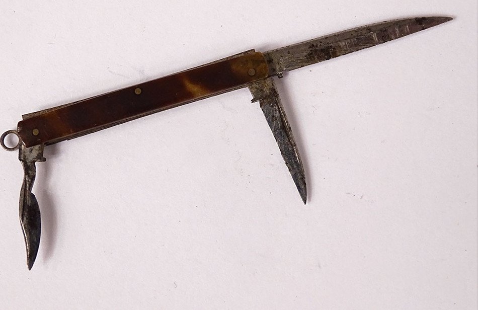 Petit Couteau Pliant Canif Miniature écaille XIXème Siècle