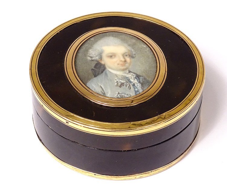 Boîte Ronde écaille  Or Massif Miniatures Portrait Gentilhommes Aristocrates XVIIIè
