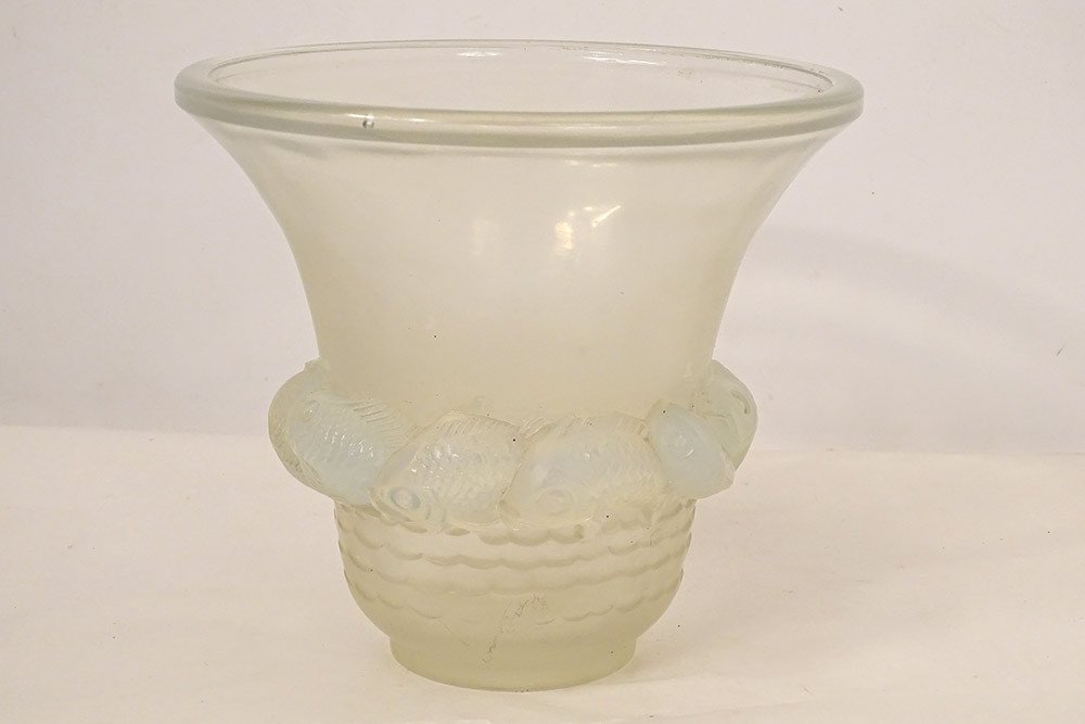 Vase Verre Opalescent Moulé René Lalique Modèle Piriac Poissons XXè Siècle-photo-3
