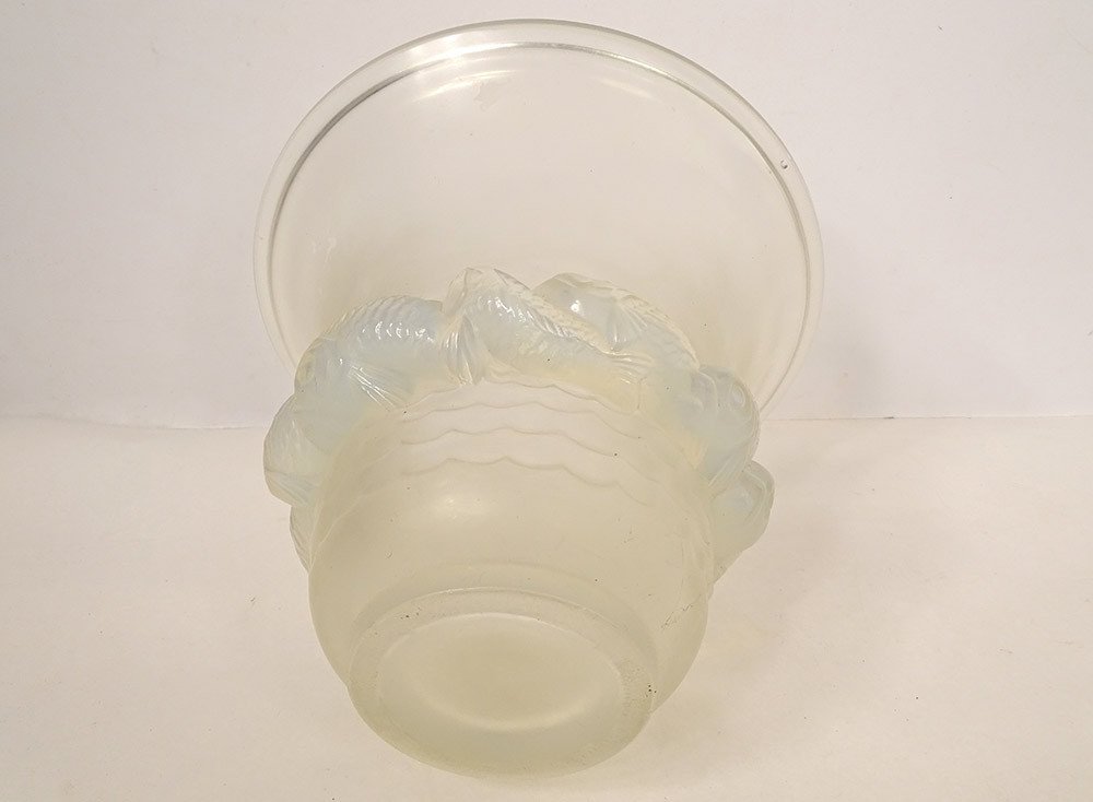 Vase Verre Opalescent Moulé René Lalique Modèle Piriac Poissons XXè Siècle-photo-5