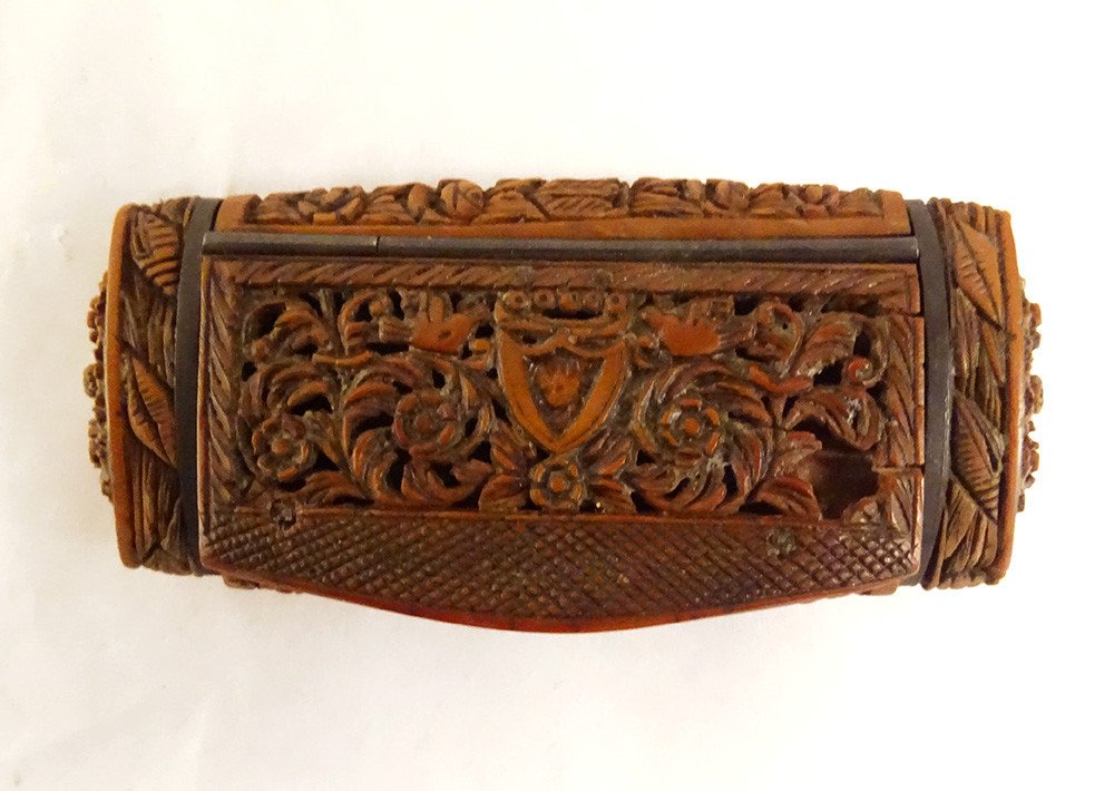 Snuff Box Corozo Carved Birds Shield Love Marine Work Nineteenth Century