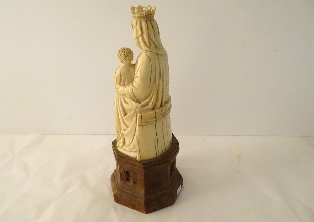 Vierge à l'Enfant Couronnée Ivoire Sculpté Gothique Jésus Oiseau XIXème-photo-4