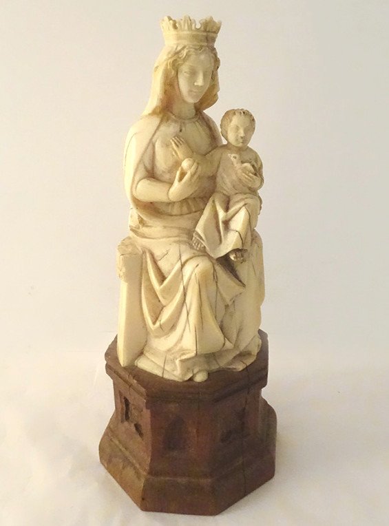 Vierge à l'Enfant Couronnée Ivoire Sculpté Gothique Jésus Oiseau XIXème