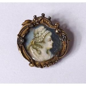 Small Miniature Painted 18 Carat Gold Brooch Portrait Woman XIXth Century