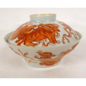 Covered Bowl Chinese Porcelain Dragons Chiens De Fô Signed China 19th