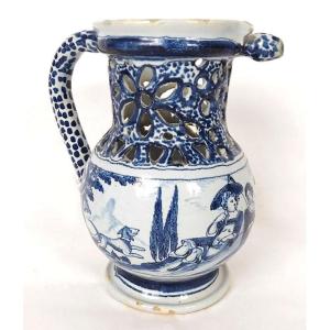 Pichet Trompeur Faïence Nevers Camaïeu Bleu Scène Galante Bergère XVIIIème