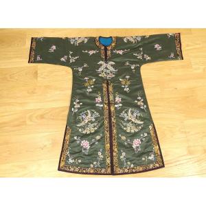 Robe chinoise soie broderies fleurs oiseaux phénix coloquintes Chine XXème