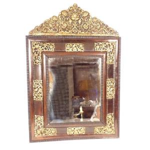 Miroir glace Louis XIV laiton repoussé noyer palissandre fleurs oiseaux 18è