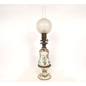 Chinese Porcelain Kerosene Lamp With Bronze Figures And Globe, Napoleon III, 19th Century