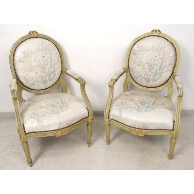 Paire Fauteuils Louis XVI à La Reine Dossier Médaillon Bois Laqué XVIIIème