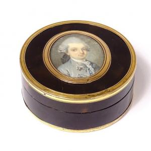 Boîte Ronde écaille  Or Massif Miniatures Portrait Gentilhommes Aristocrates XVIIIè