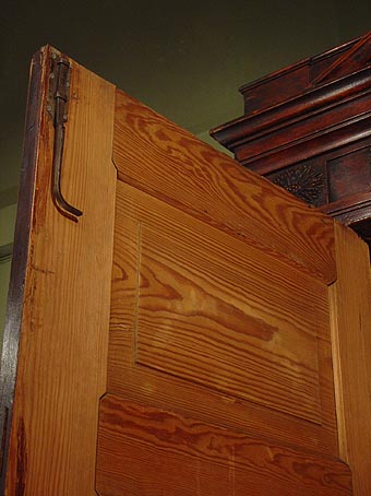 18 Th Century English Armoire-photo-2