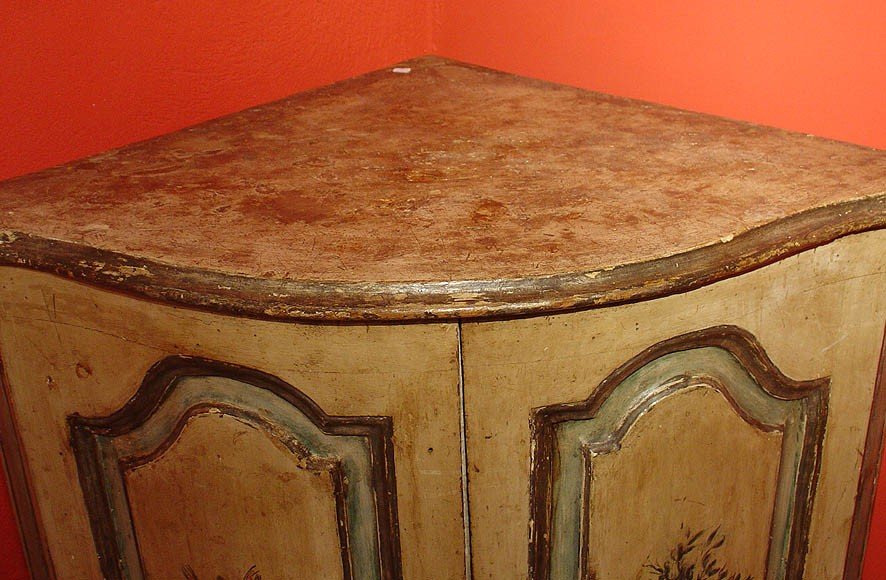 18th Century Cabinet Corner-photo-4