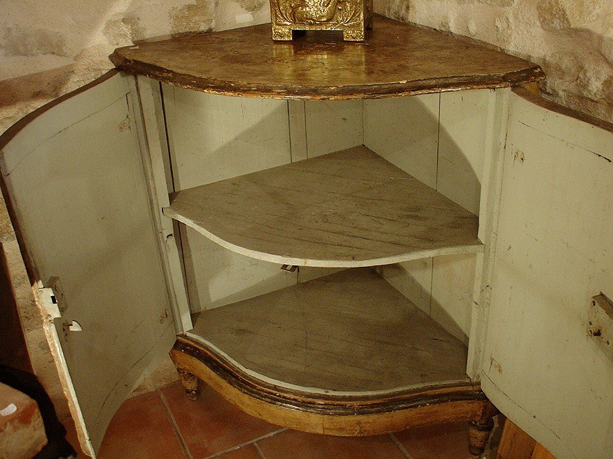 18th Century Cabinet Corner-photo-2