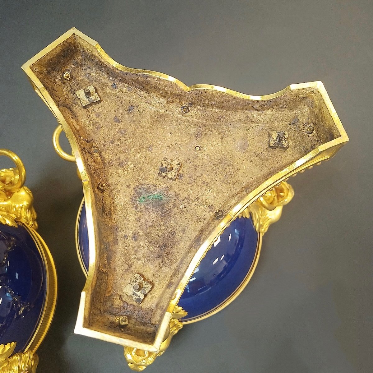 Vase Pot-pourri En Porcelaine De Sevre Bleue Et Bronzes Dorès-photo-4