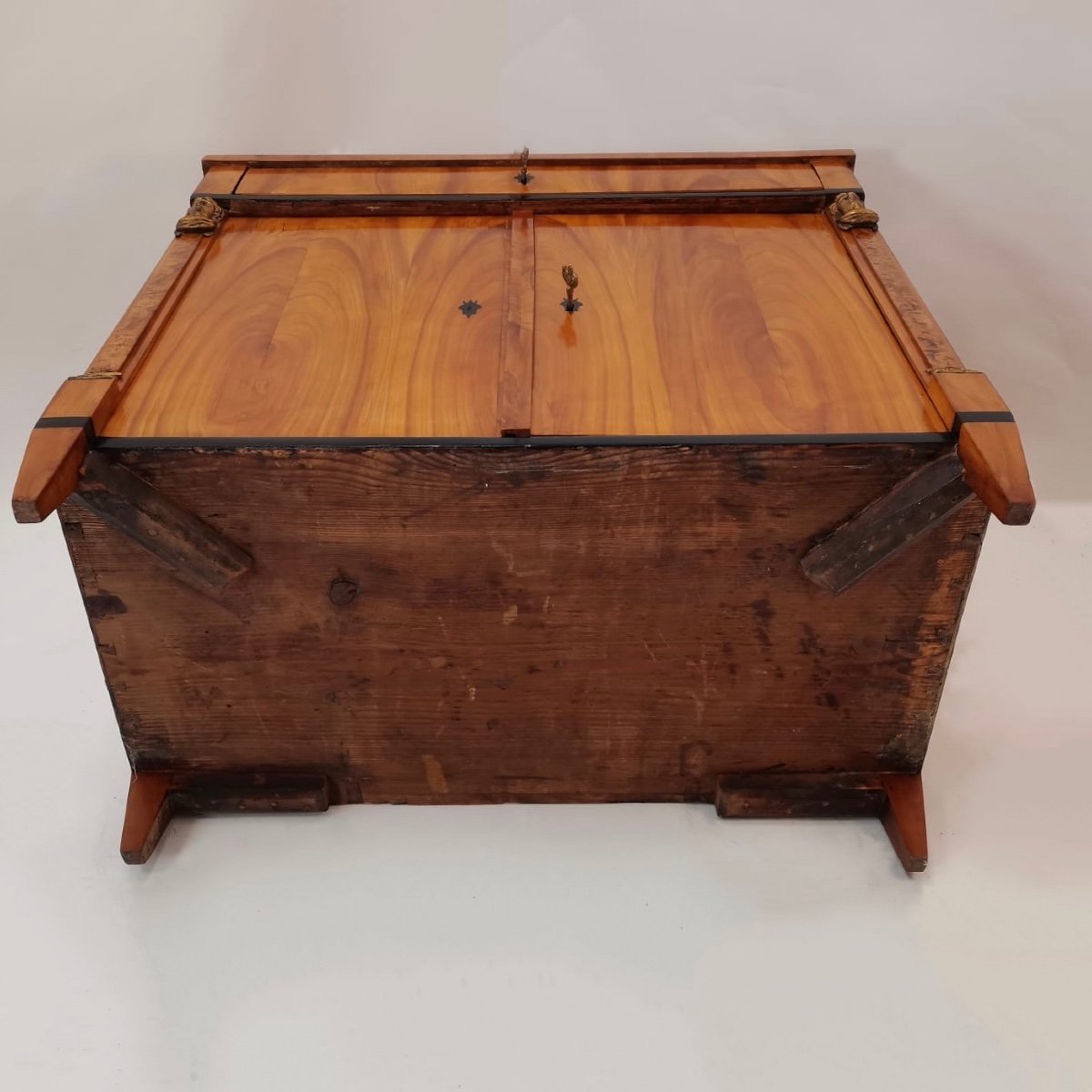 Demi-meuble Biedermeier, En Merisier Avec Cariatides Sculptées-photo-1