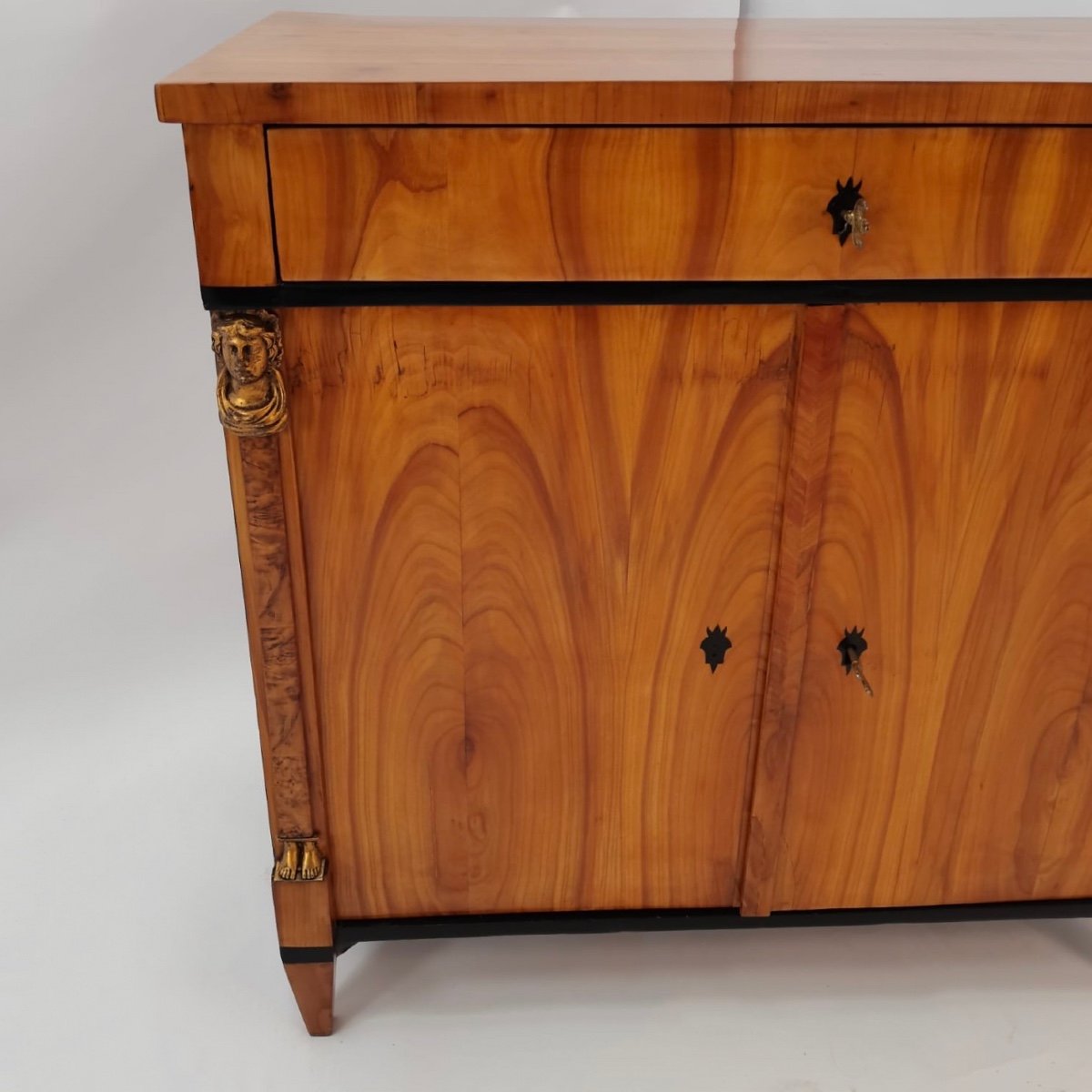 Demi-meuble Biedermeier, En Merisier Avec Cariatides Sculptées-photo-2