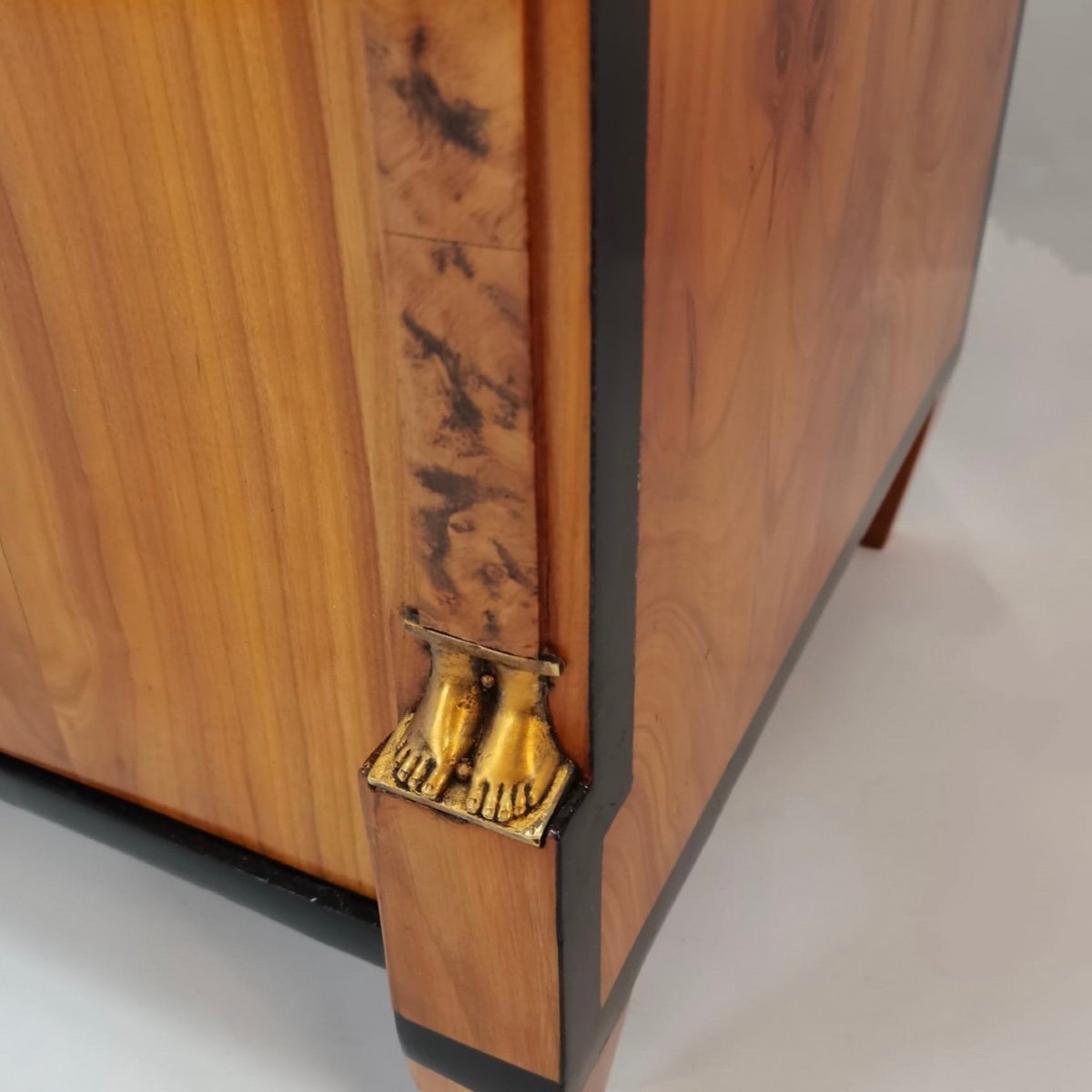 Demi-meuble Biedermeier, En Merisier Avec Cariatides Sculptées-photo-5