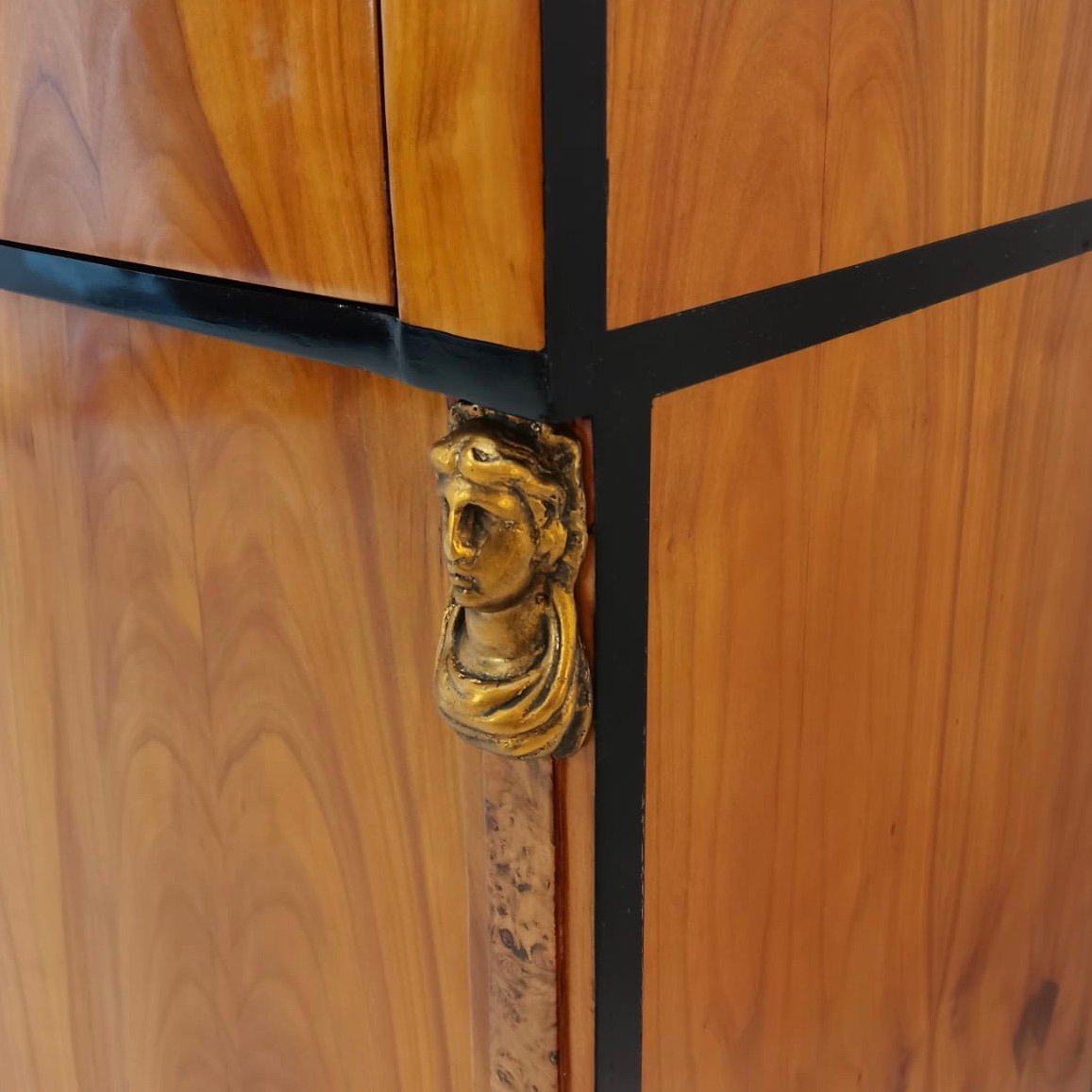 Demi-meuble Biedermeier, En Merisier Avec Cariatides Sculptées-photo-6