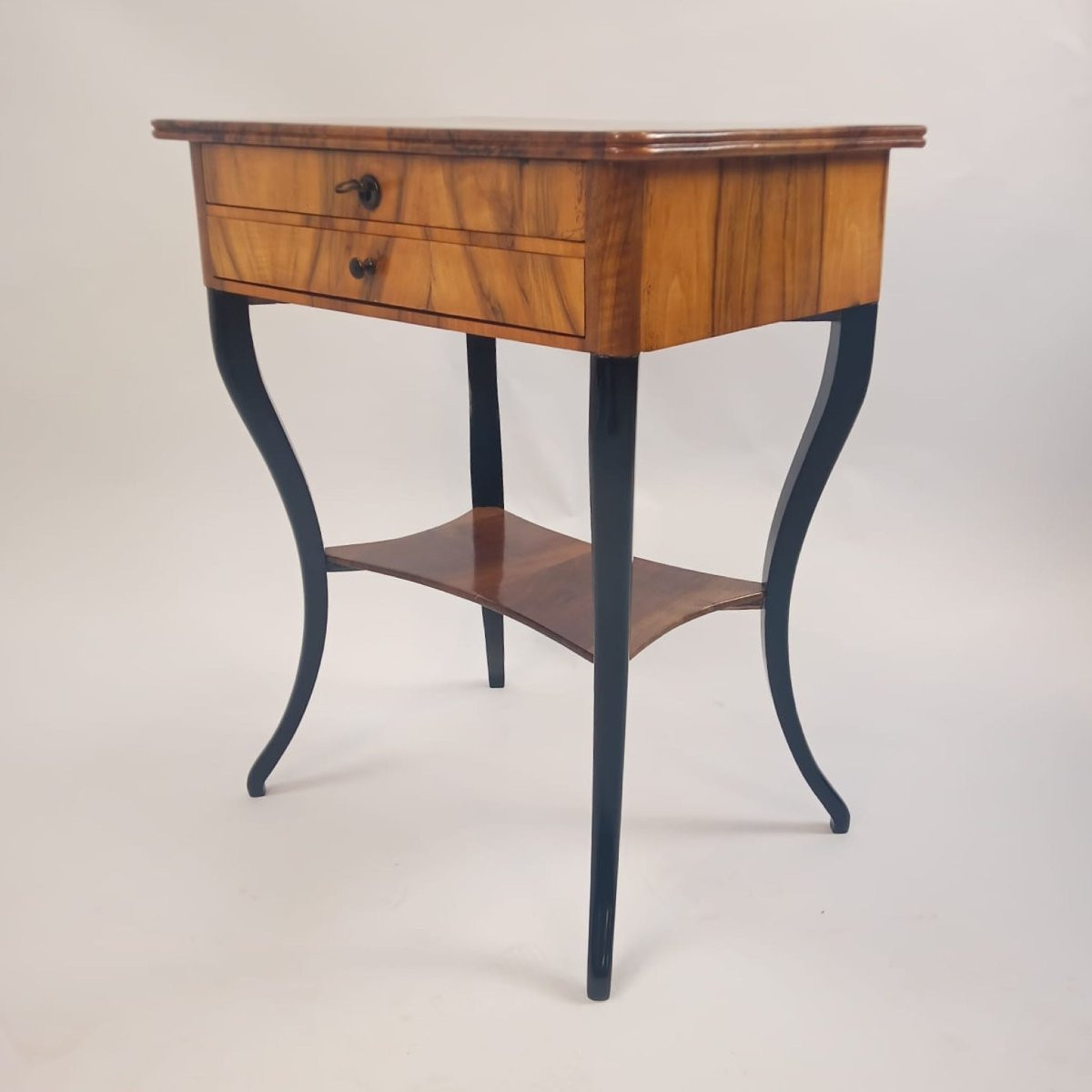 Biedermeier Side Table Circa 1820 In Walnut-photo-2