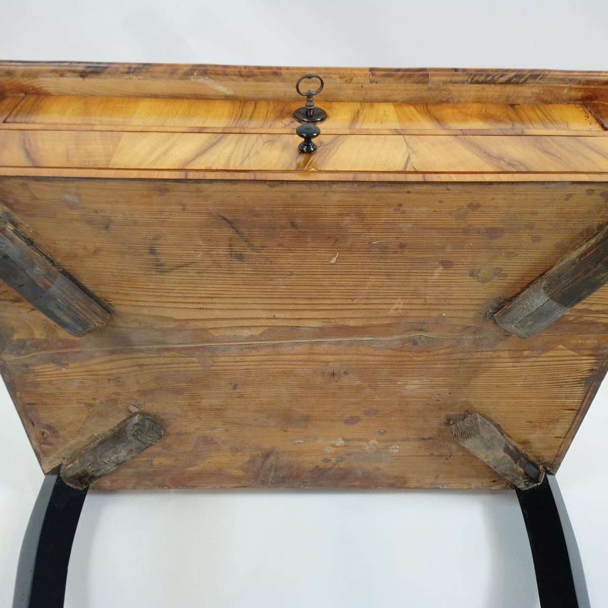 Biedermeier Side Table Circa 1820 In Walnut-photo-7