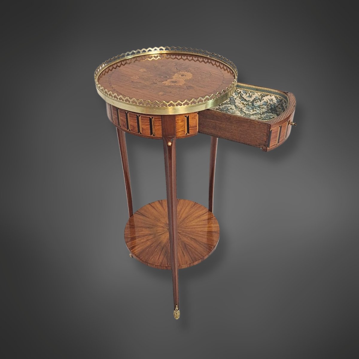 Petite table d'appoint ancienne de style Louis XVI, France, vers 1900-photo-3