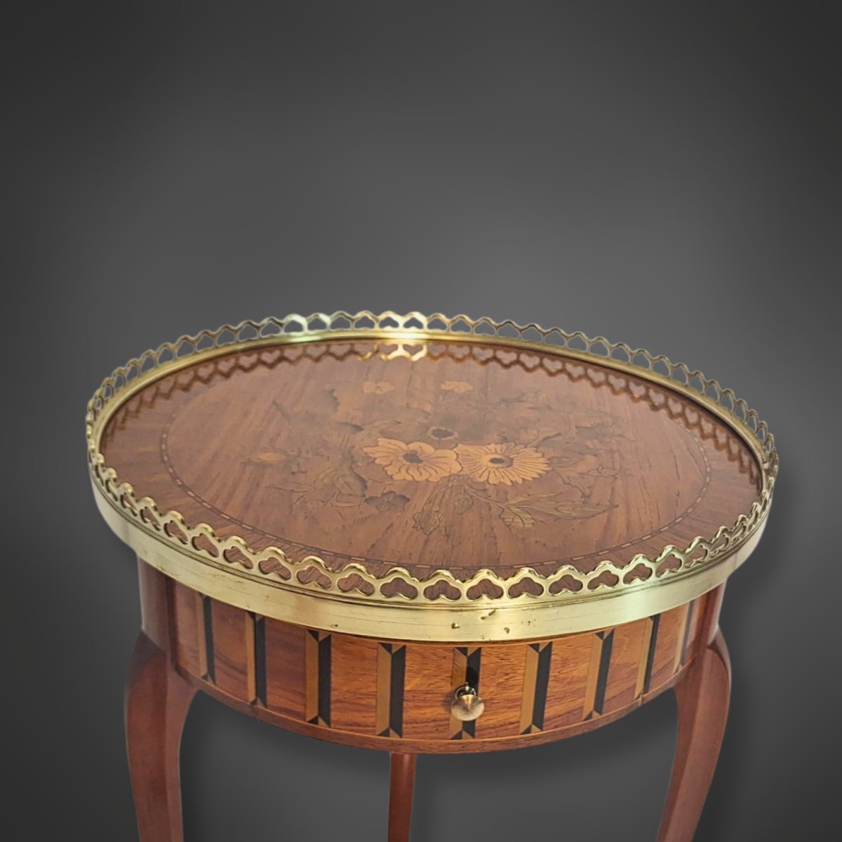 Petite table d'appoint ancienne de style Louis XVI, France, vers 1900-photo-4
