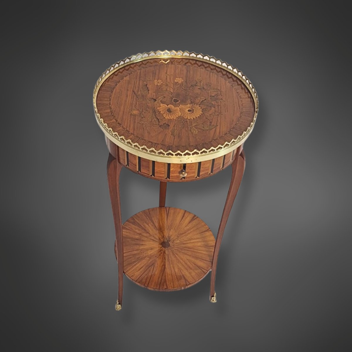 Petite table d'appoint ancienne de style Louis XVI, France, vers 1900