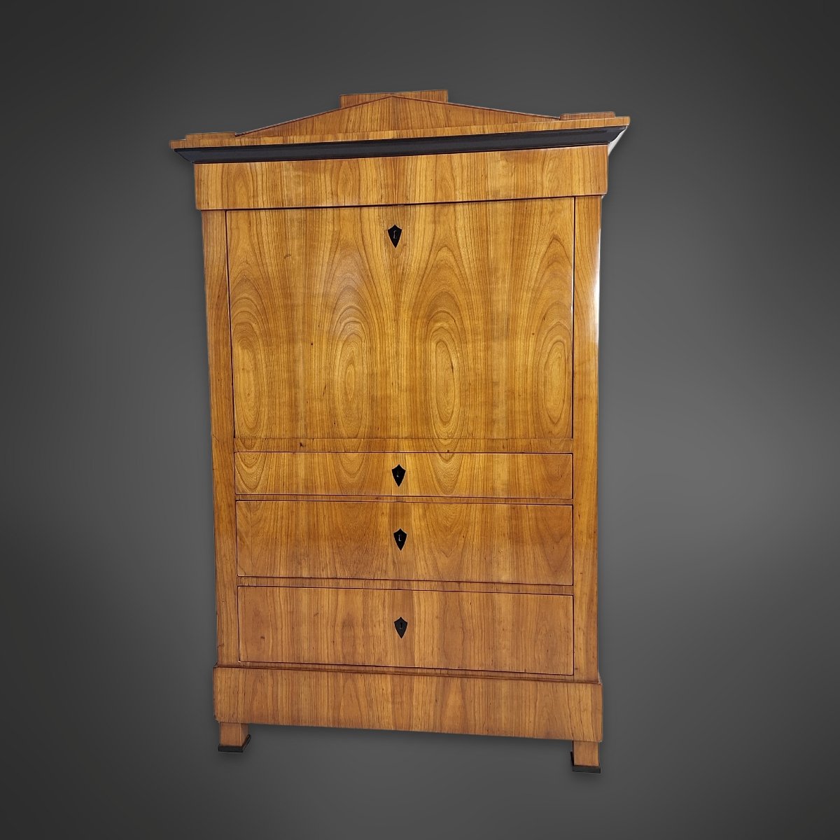 Secrétaire Biedermeier à fronton pointu, plaqué merisier, Allemagne Thuringe vers 1820/25