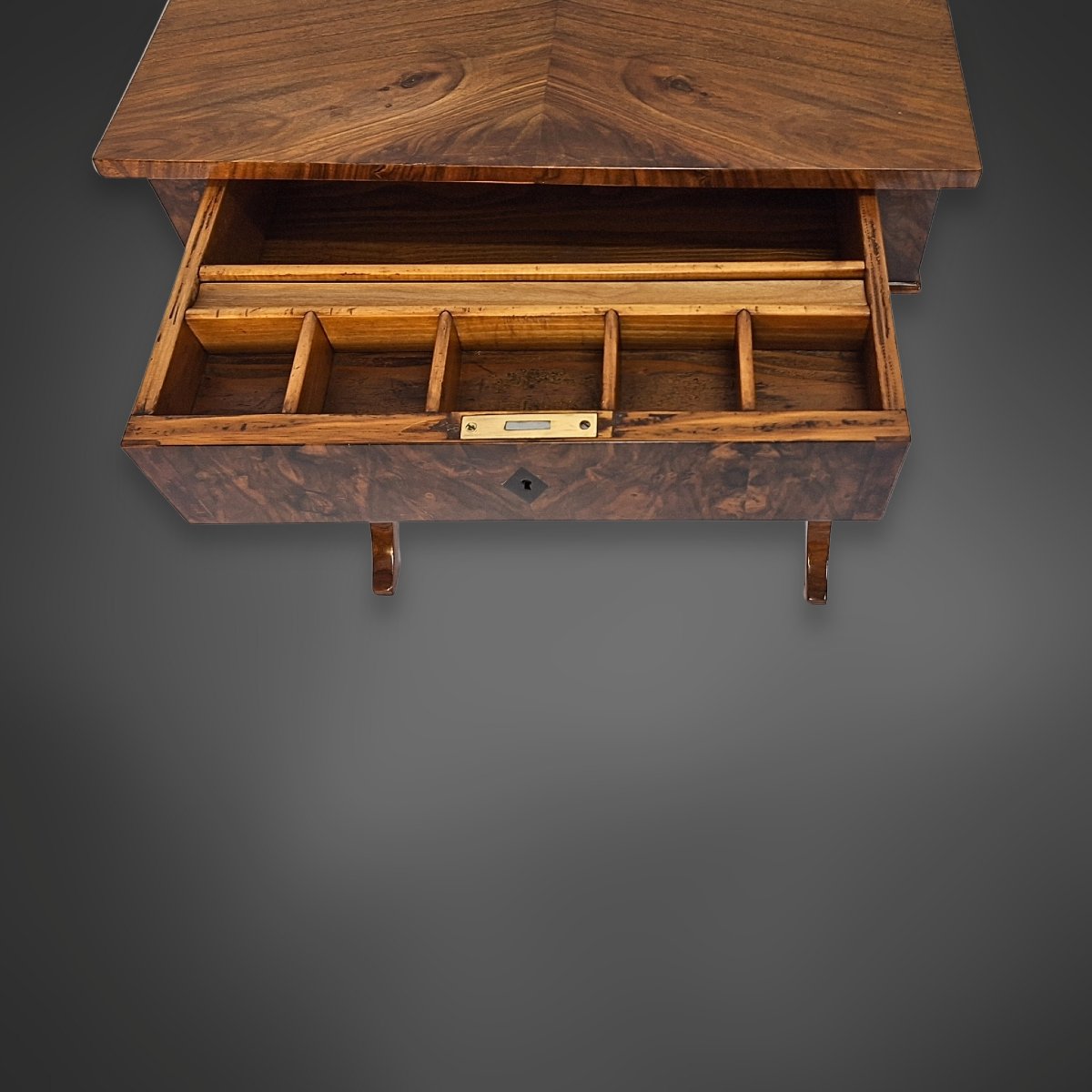 Guéridon/ Table,  Biedermeier, placage noyer, vers 1840-photo-5