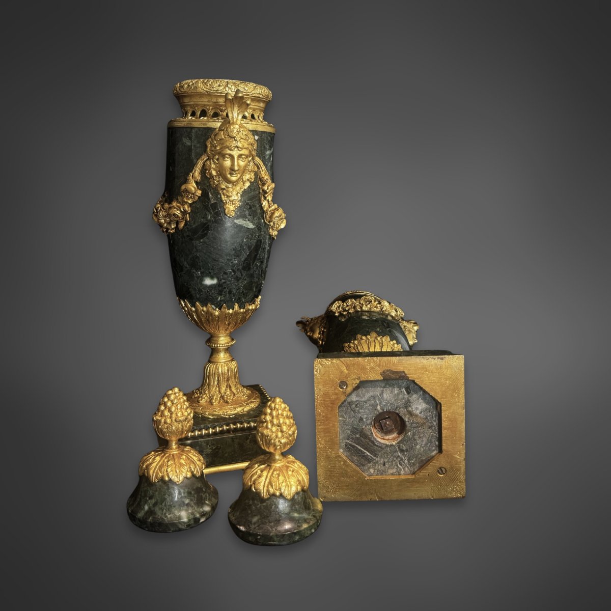 Paire de cassolettes de style Louis XVI, marbre vert et bronzes dorés, XIXe siècle-photo-3
