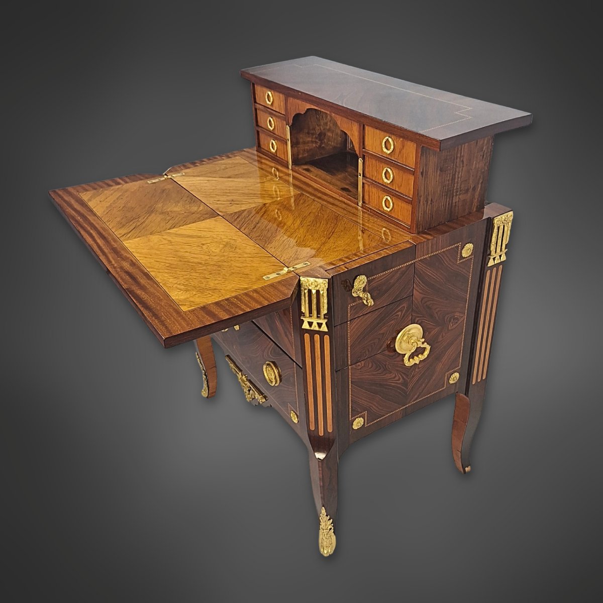 Burgundy Convertible Desk – A Convertible Piece Of Furniture In The Transitional Style, Second Me-photo-4