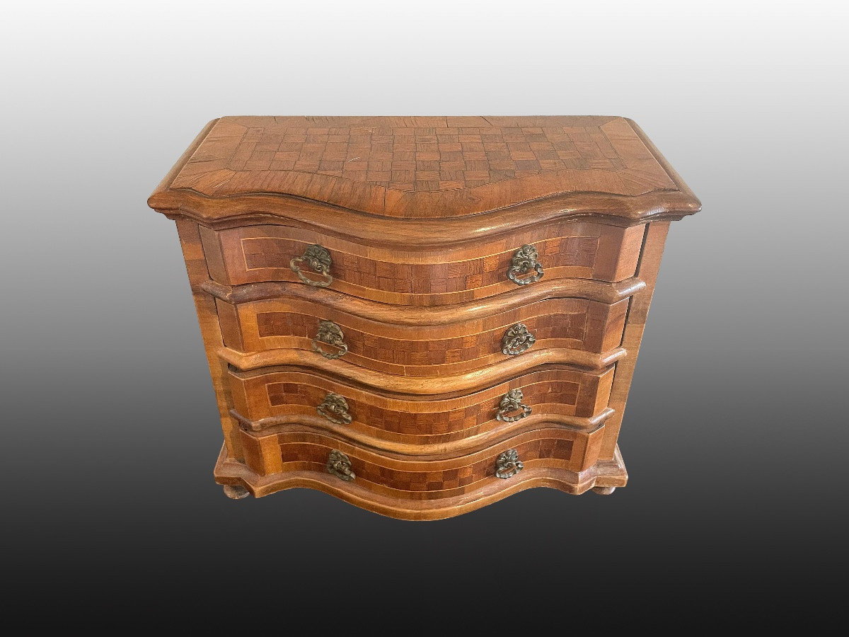 Modèle baroque commode, ça 1750