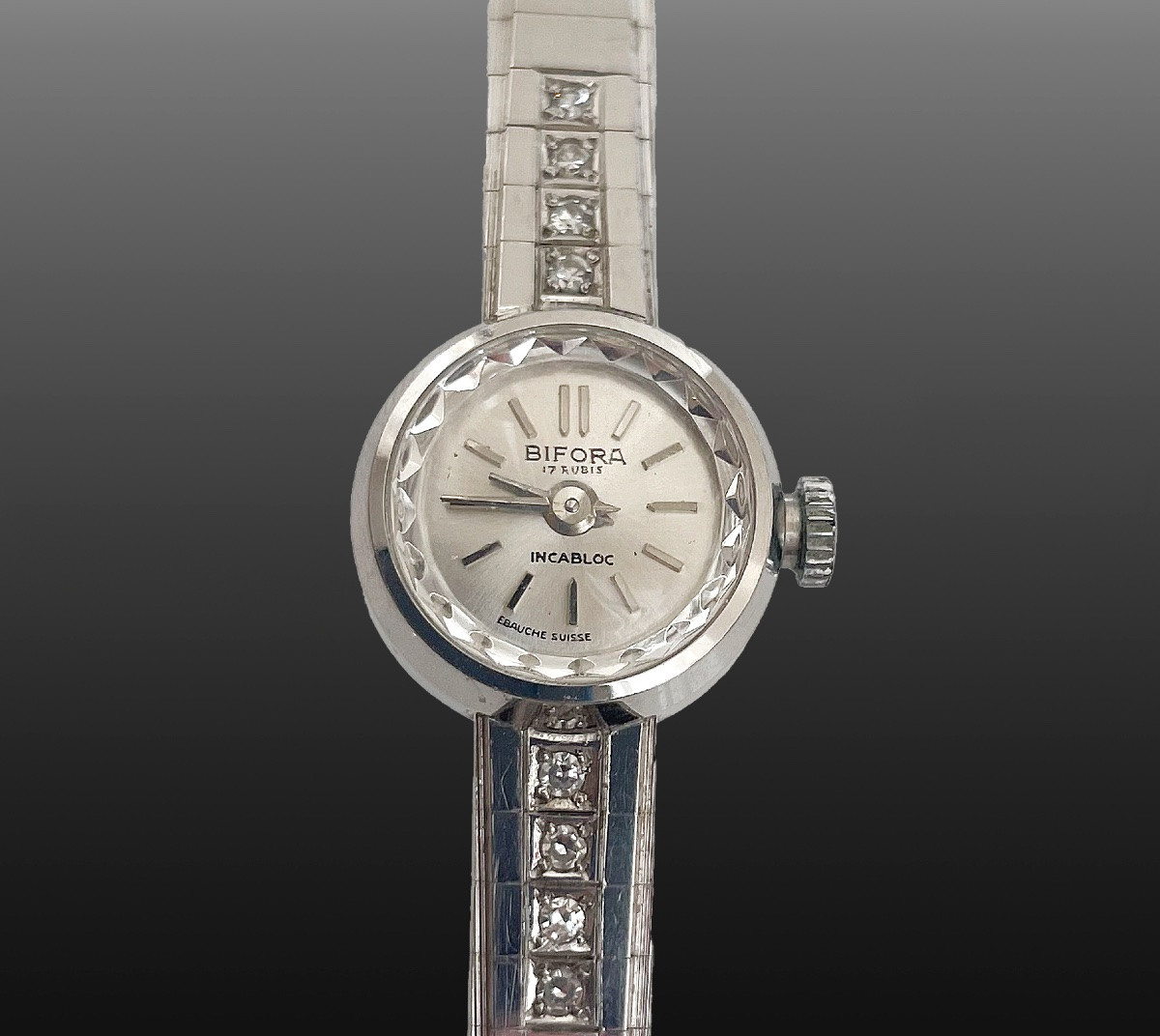 Ladies' Watch In White Gold With Diamonds-photo-3