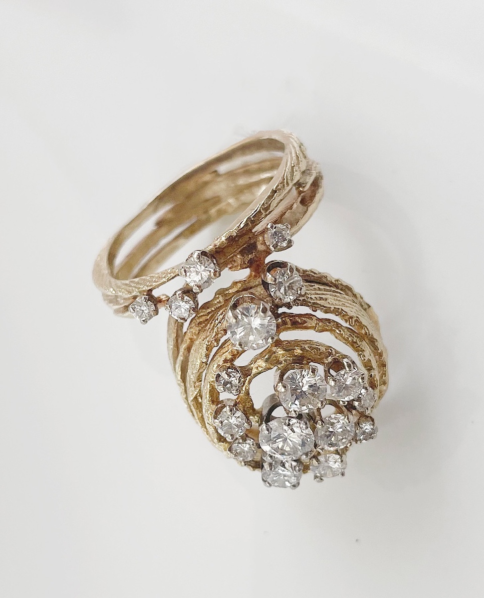 Ring With 16 Precious Stones